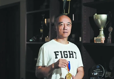 乒超名单更新,57岁名将重回乒坛,曾击败刘国梁,夺国乒奥运首金 第2张 乒超名单更新,57岁名将重回乒坛,曾击败刘国梁,夺国乒奥运首金 第2张
